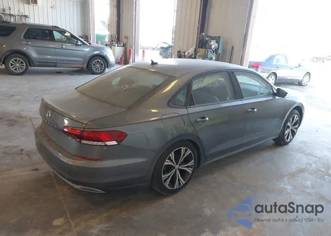 2022 Volkswagen Passat 2.0T Limited Edition z USA, uszkodzony, nr VIN 1VWBA7A37NC009532